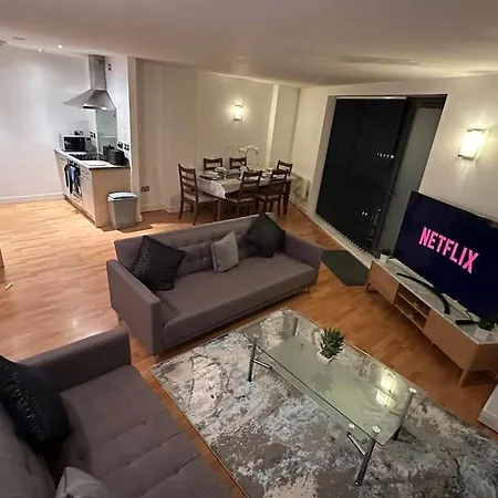 Modern 2-Bedroom Apartment In Sheffield City Centre With Balcony, 2 Bathrooms & 4K Smart Tv - Sleeps 6 Exterior photo
